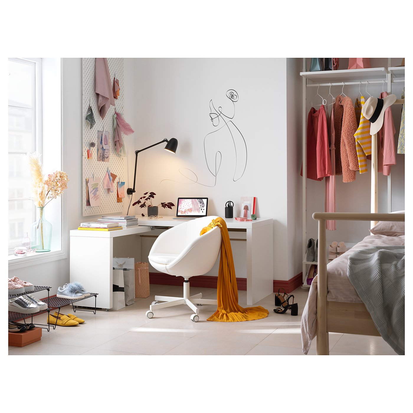 MALM desk with pull-out panel white - IKEA